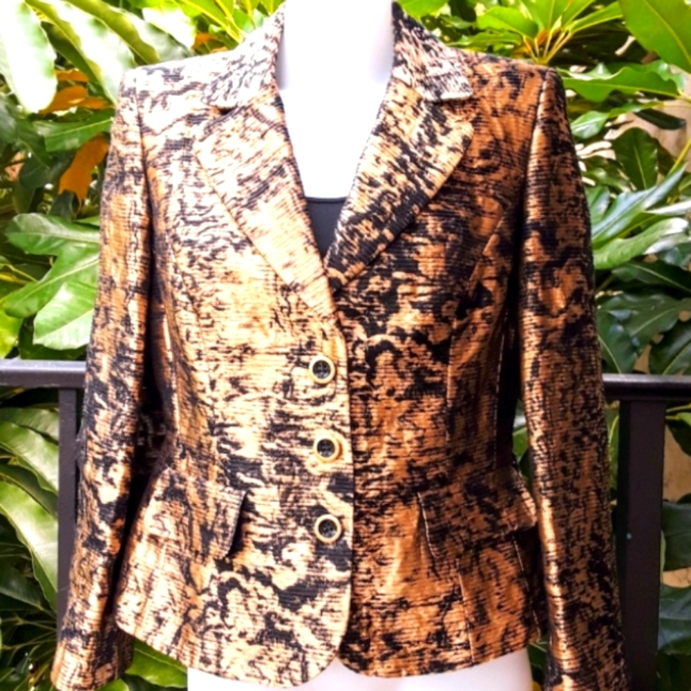 Elegant ESCADA Silk Blend Gold and Black Blazer Size 38 GERMANY 8 USA